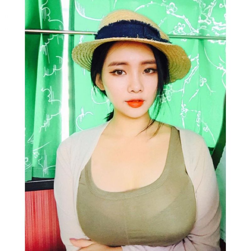 韩国巨乳美女jeee622性感私拍图片