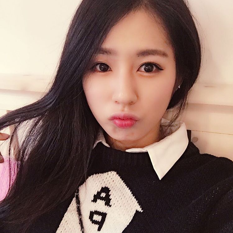 韩国美女啦啦队长朴琪梁自拍写真图片