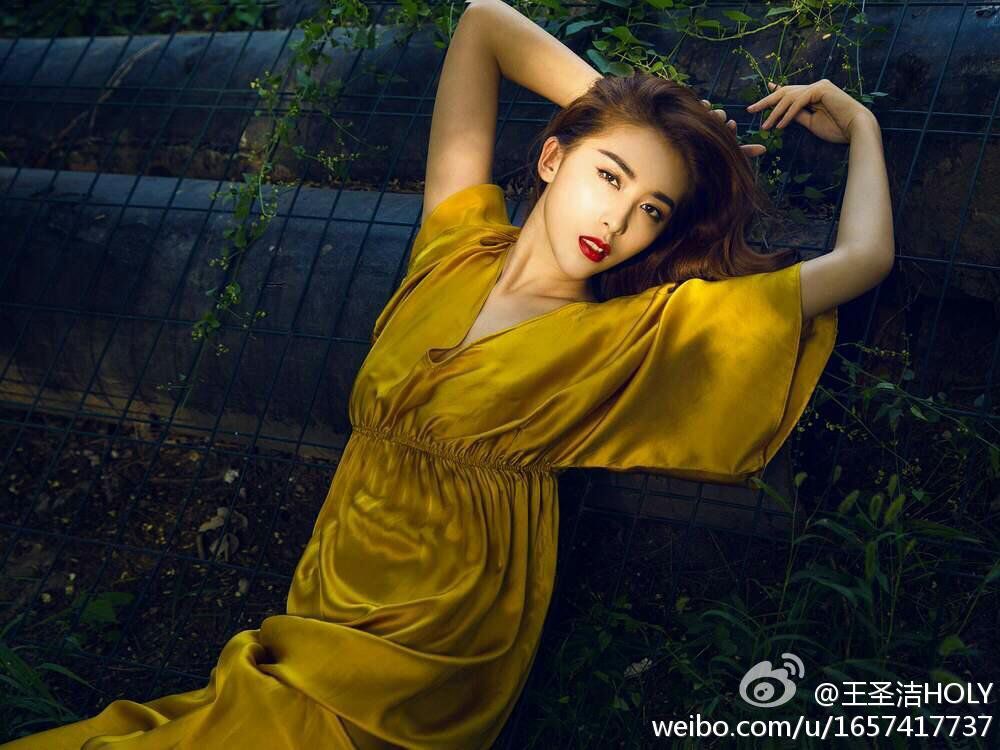 极品女神王圣小泰山私拍图片合辑