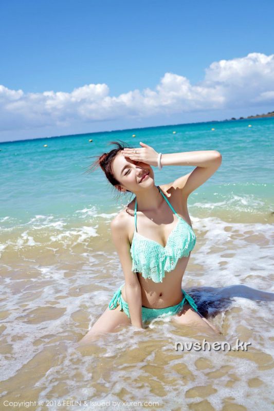 FEILIN比基尼美女Hana妹海边外拍写真图片