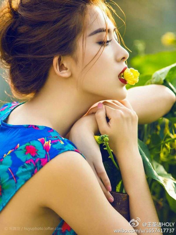 极品女神王圣小泰山私拍图片合辑