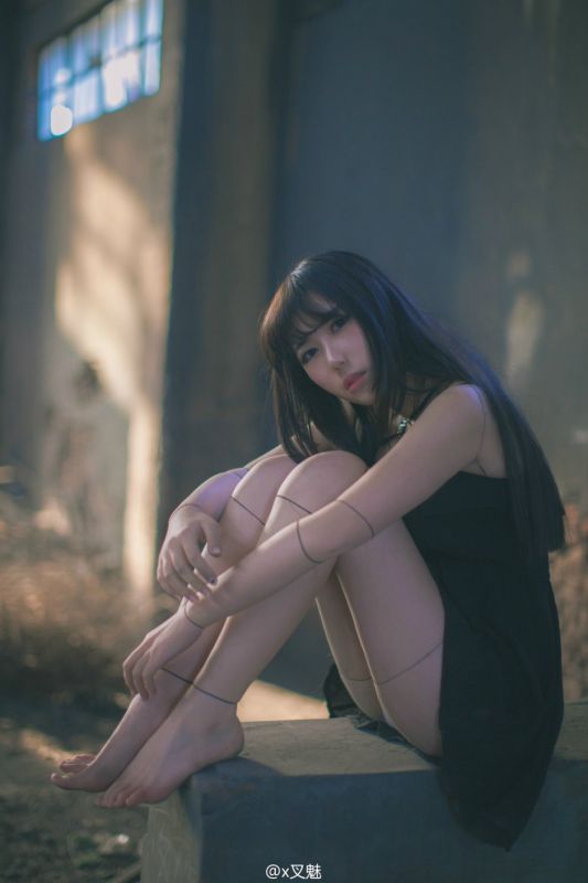 漂亮女模特x叉魅日系风格艺术写真