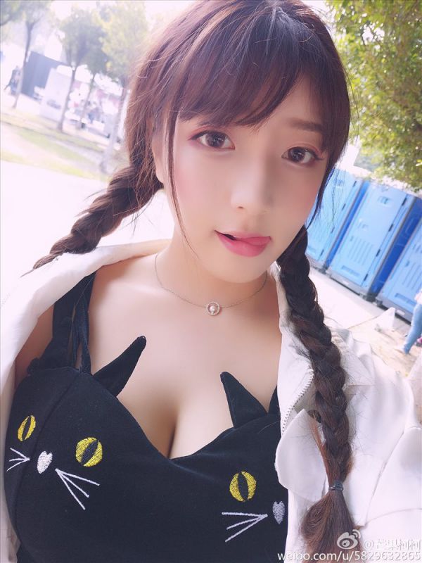 90后大胸mm芒果柯柯微博私房照图片