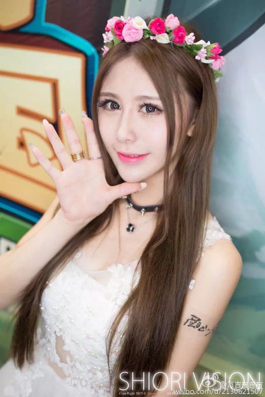 高颜值美女方次⒉┧脚拿劳夹郎