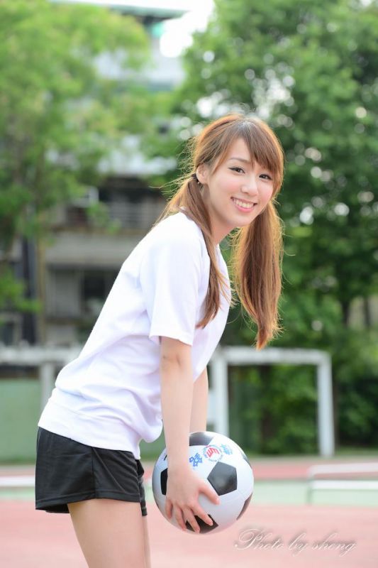 台湾混血美女Kimi步(吕思莹)私拍图片