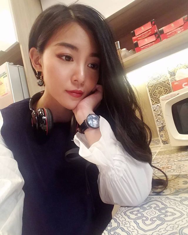 香港美女演员尹诗沛Nicole养眼美照图片