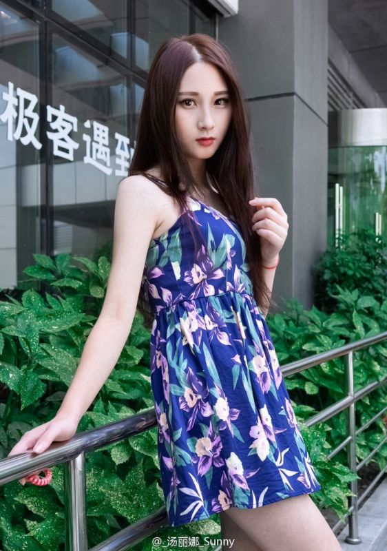 长发气质美女汤丽娜Sunny私拍美图集锦