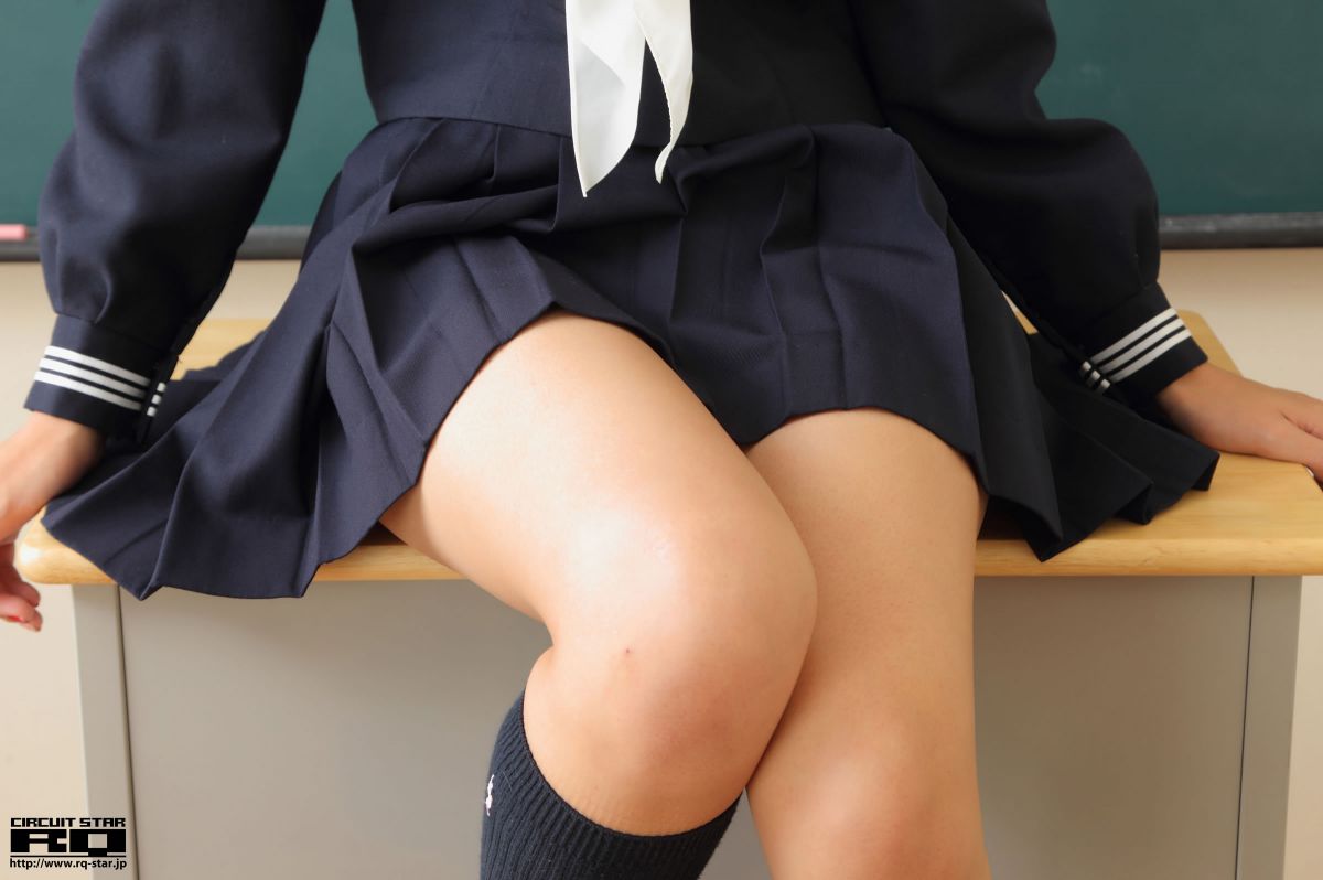 日本学生妹市蛑i教室制服摄影图片