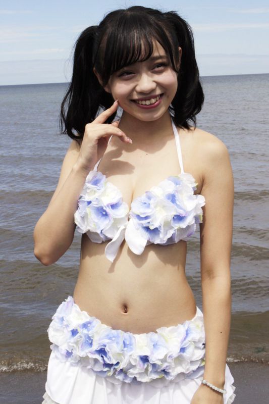 日本美少女手Vせいあ海边比基尼写真