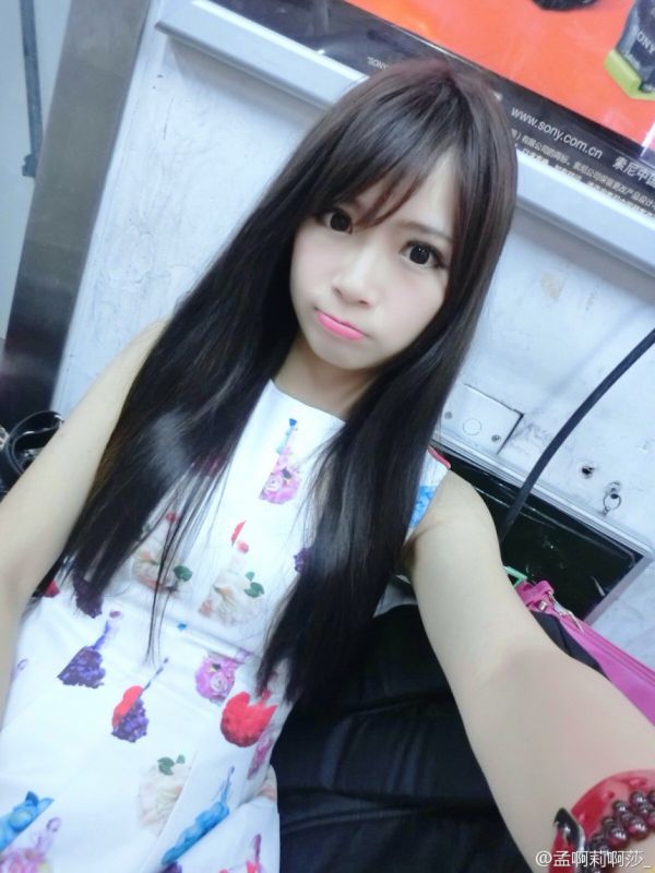 气质型美女孟莉莎自拍图片合辑