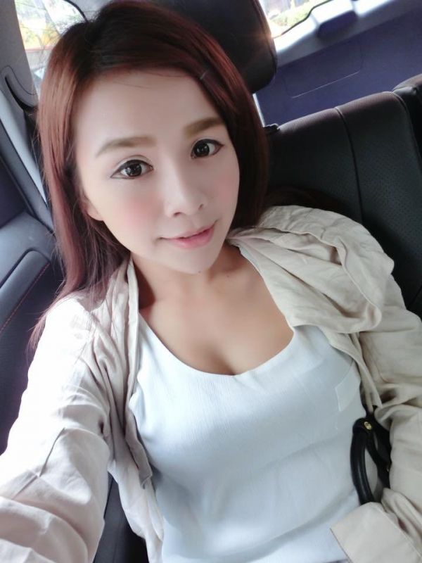 台湾女模特刘绒萱私拍写真图片