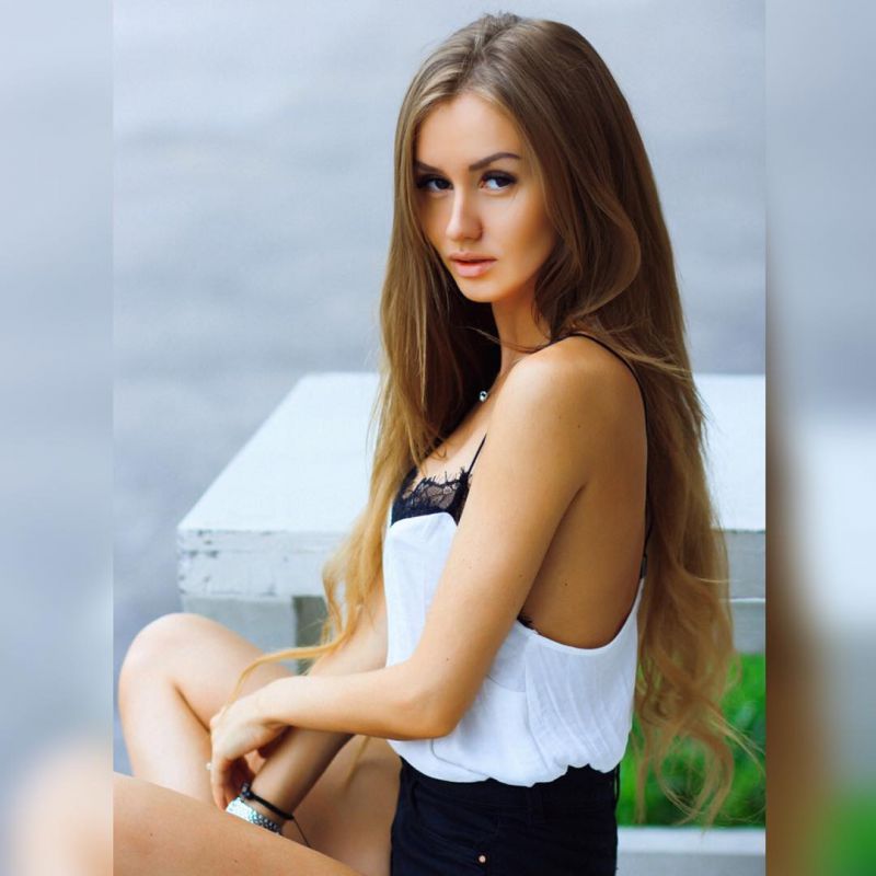 身材火辣模特Valenti Vitel性感私拍图片合辑