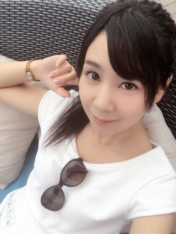 日本小美女今井蜜月私拍美图欣赏