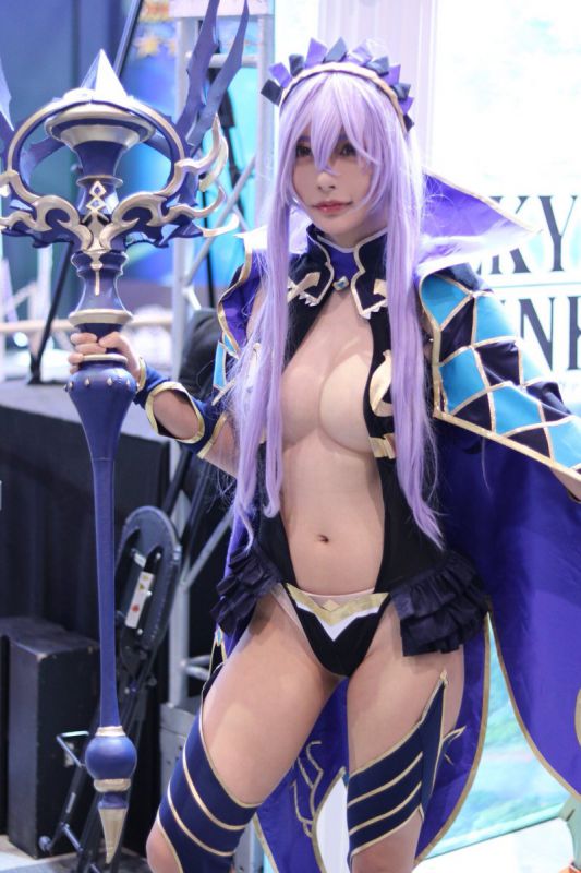 御姐型美女泉れおな男装性感Coser写真