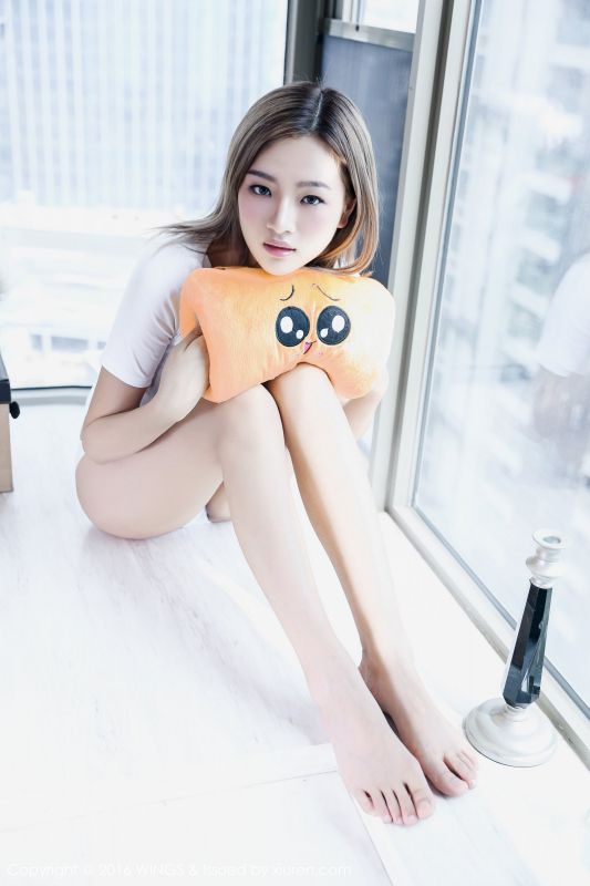 漂亮女模特Gaea蕉叶私房性感迷人写真