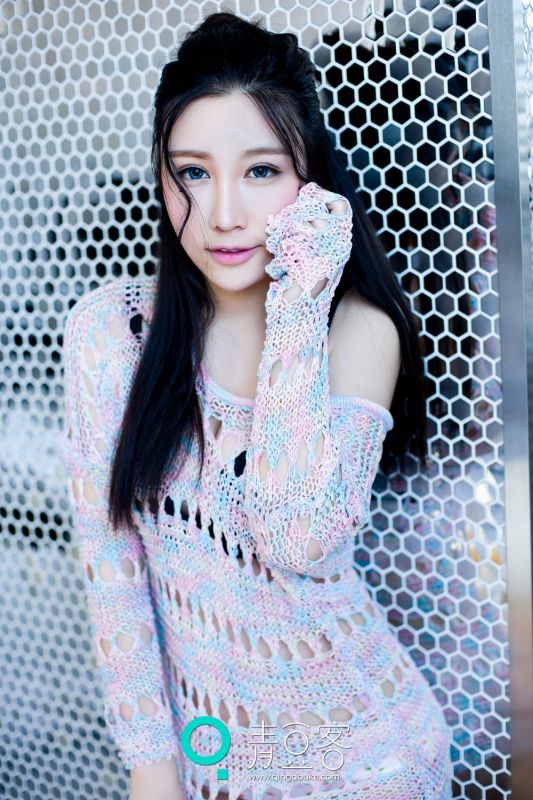 90后模特儿美昕Yumi居家性感写真图片