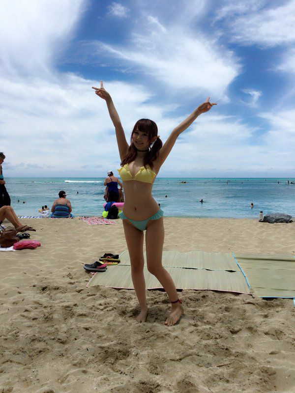 日本女子偶像秋田知里甜蜜可爱写真图片