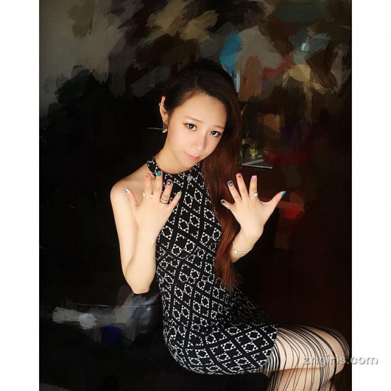 身材超好的骨感美女Dora Wang私拍美图