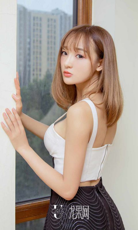 青春美少女李昭冉养眼私房照图片
