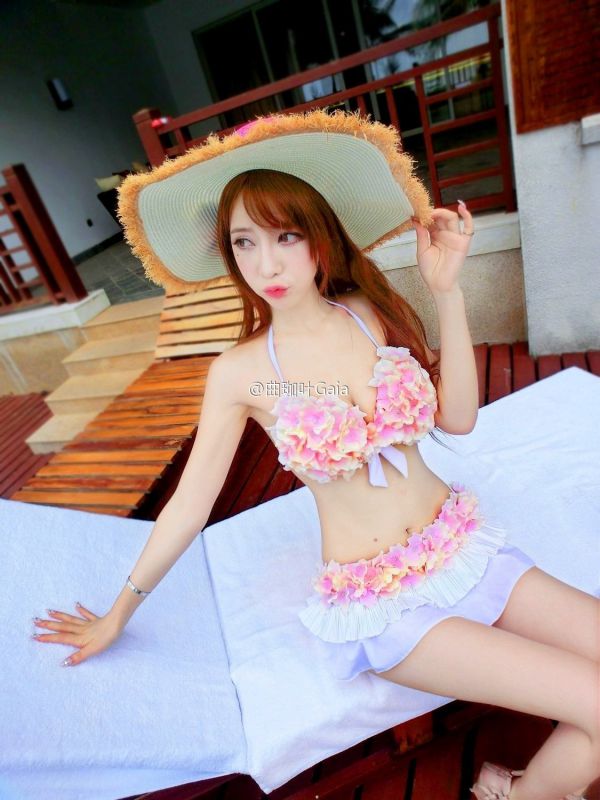 网络美女曲珈叶Gaia自拍图片合辑