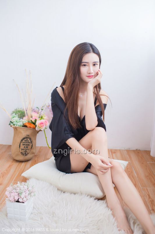 小家碧玉美女格格污巫室内私拍美图