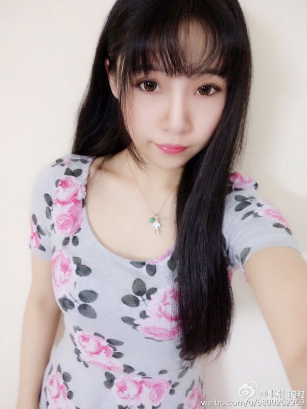 展会美女鸭鸭(张彤)微博私拍图片