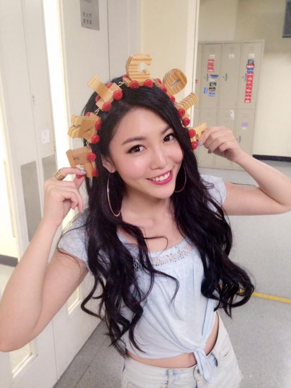 香港美女演员尹诗沛Nicole养眼美照图片