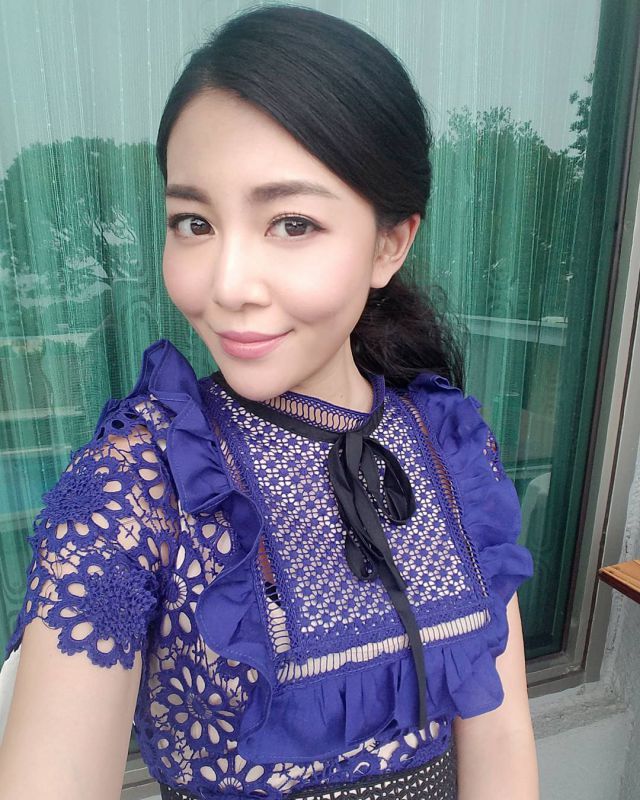 香港美女演员尹诗沛Nicole养眼美照图片
