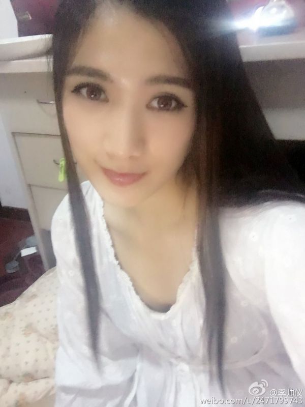 内地女模特李帅仪Michel自拍图片合辑