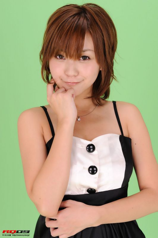 日本赛车女郎桃原美奈高跟长腿摄影图片
