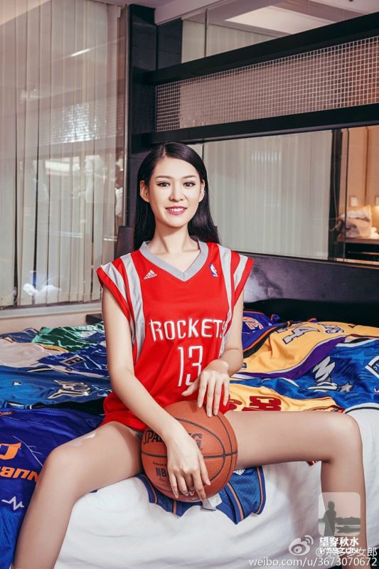 高跟长腿美女李函禹私房美腿诱人图片