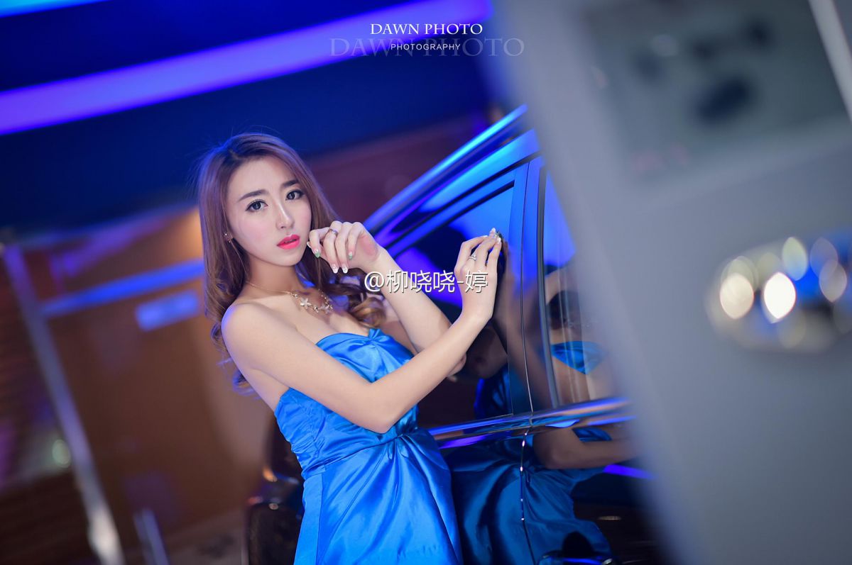 长腿美女车模柳小婷微博私拍图集
