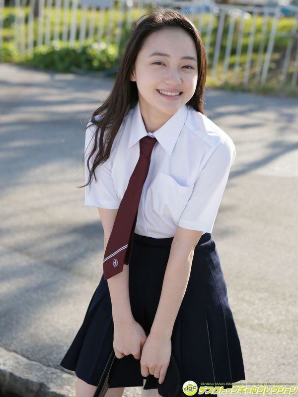 日本制服美女相川结私拍图片合辑