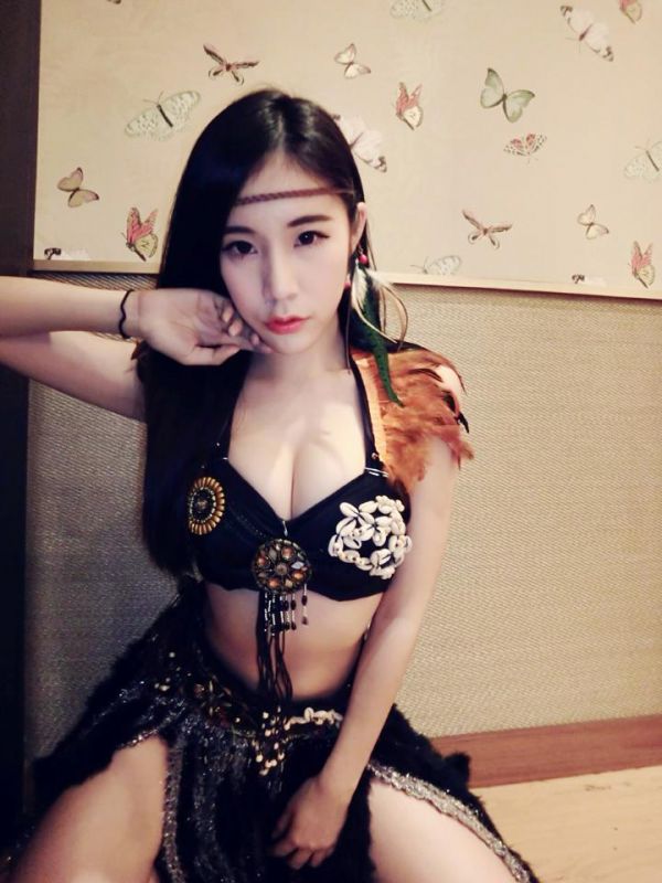 身材苗条的美女林倩宇Amber摄影图片合辑