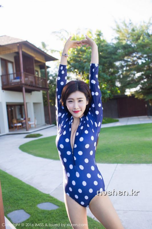 爱蜜社邻家美人程小烦不烦私拍写真图片
