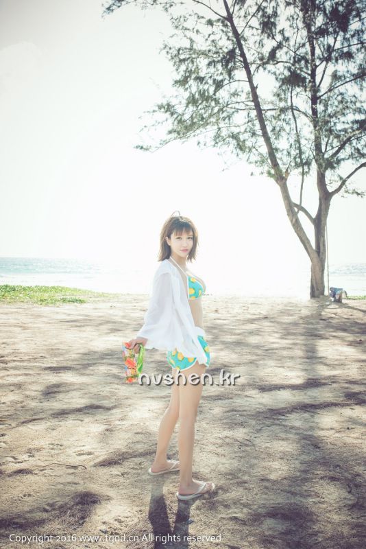比基尼美女傲娇萌萌普吉岛旅拍图集