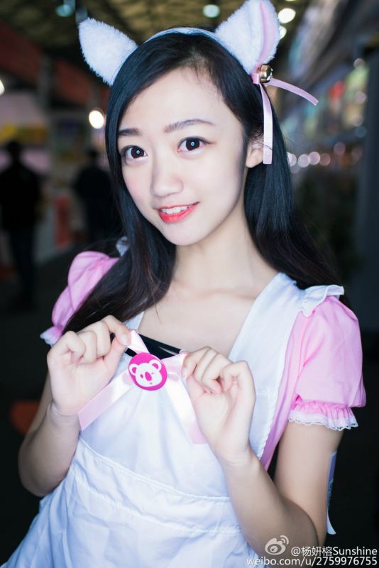 游戏展台美女杨妍榕私拍图片合辑