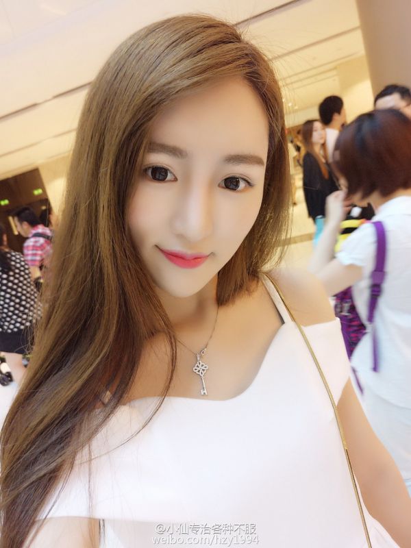 平面模特儿黄政屹微博私拍美图