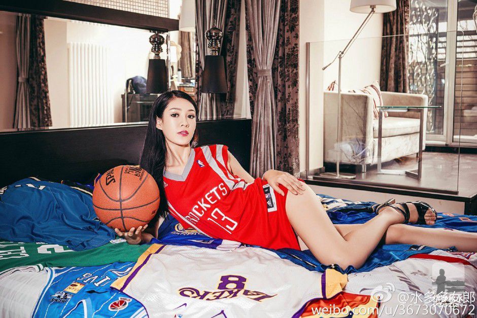 高跟长腿美女李函禹私房美腿诱人图片