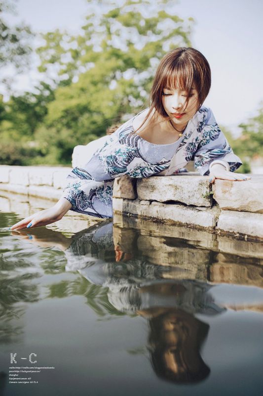 90后模特儿吴嘉宝和服与内衣摄影写真