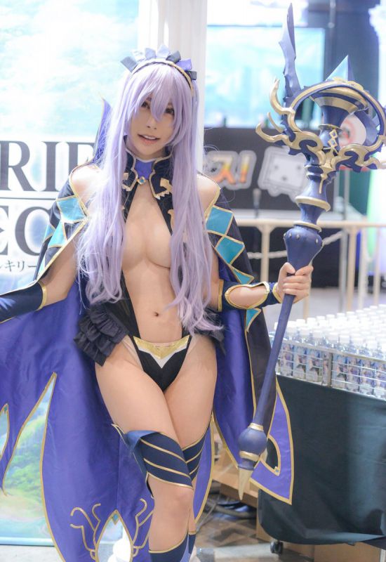 御姐型美女泉れおな男装性感Coser写真