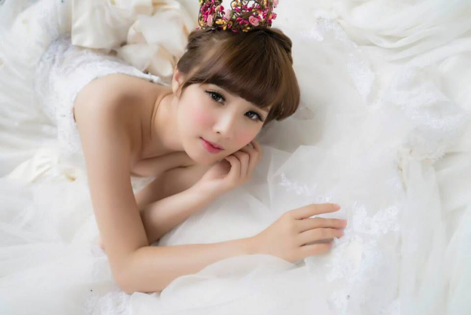 甜美可爱女生小苹果(郑裕蓁)自拍图片合辑