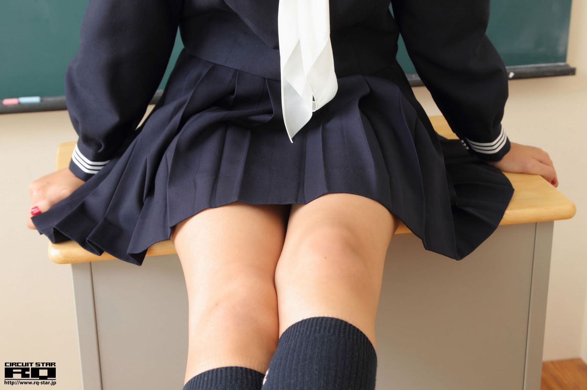 日本学生妹市蛑i教室制服摄影图片