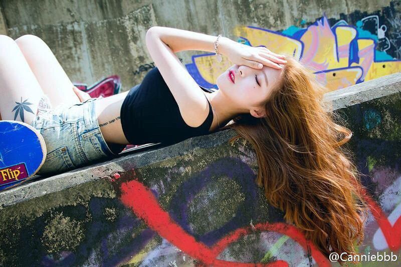 90后美女模特黄芷嫣Vanessa私拍写真图片