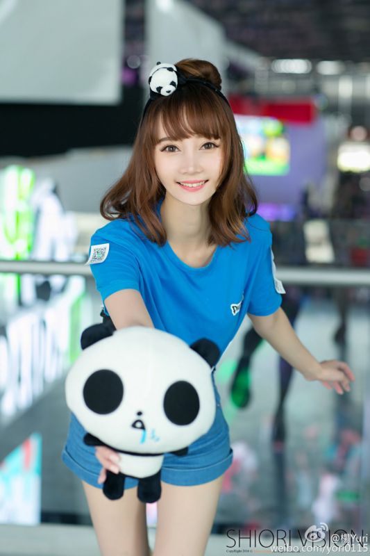 展台showgirl杨文佳微博私拍美图欣赏