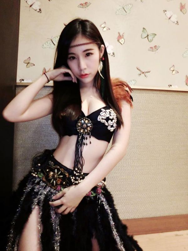 身材苗条的美女林倩宇Amber摄影图片合辑