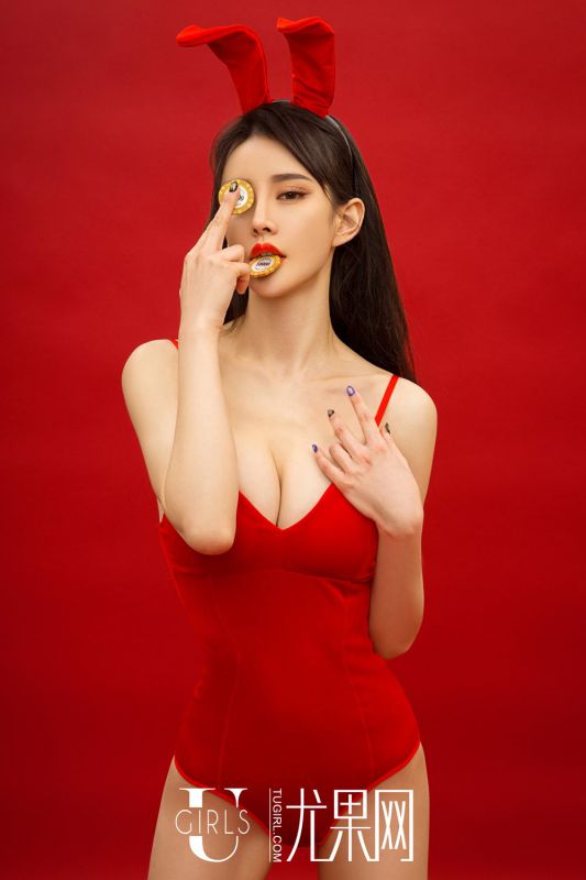 红色内衣美女Cheryl青树性感私拍美照