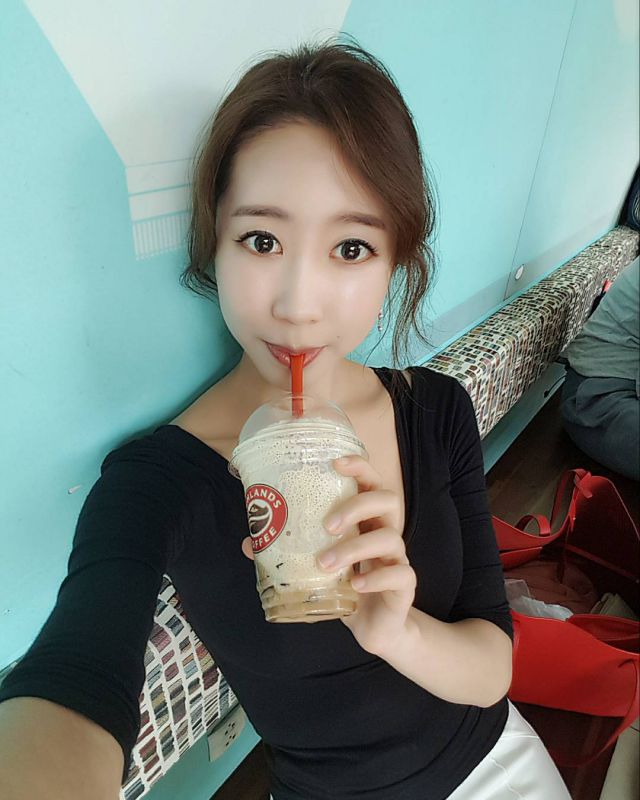 韩国网络美女Bizarreone胸怀大痣私拍图片