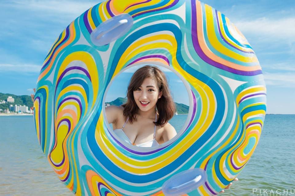 90后漂亮美眉吴青Minana展场美照图片