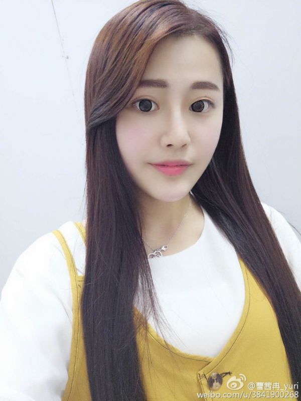 内地女模特曹茜冉Yuri展台私拍图片
